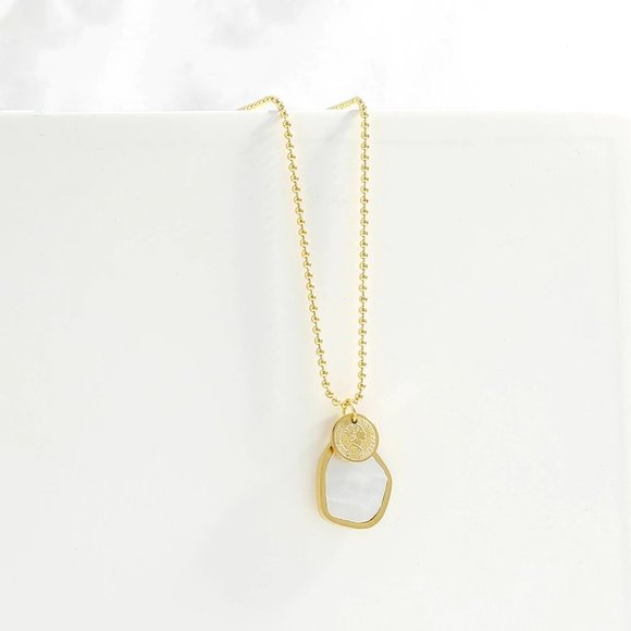 New 18K Gold Plated Shell Coin Necklace - Picture 7 of 7